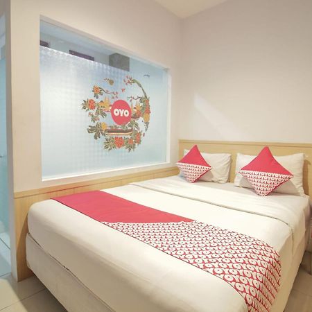 Collection O 295 Grha Ciumbuleuit Guest House Bandung Buitenkant foto