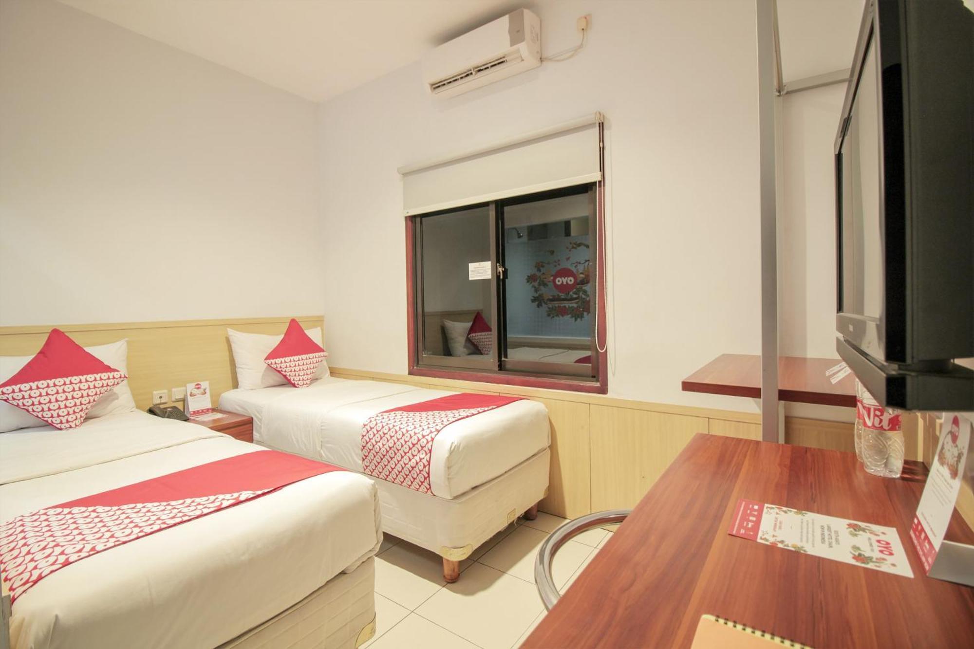 Collection O 295 Grha Ciumbuleuit Guest House Bandung Buitenkant foto