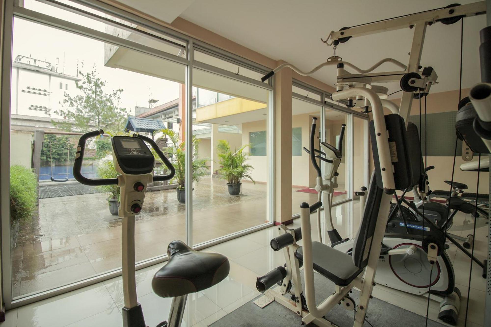 Collection O 295 Grha Ciumbuleuit Guest House Bandung Buitenkant foto