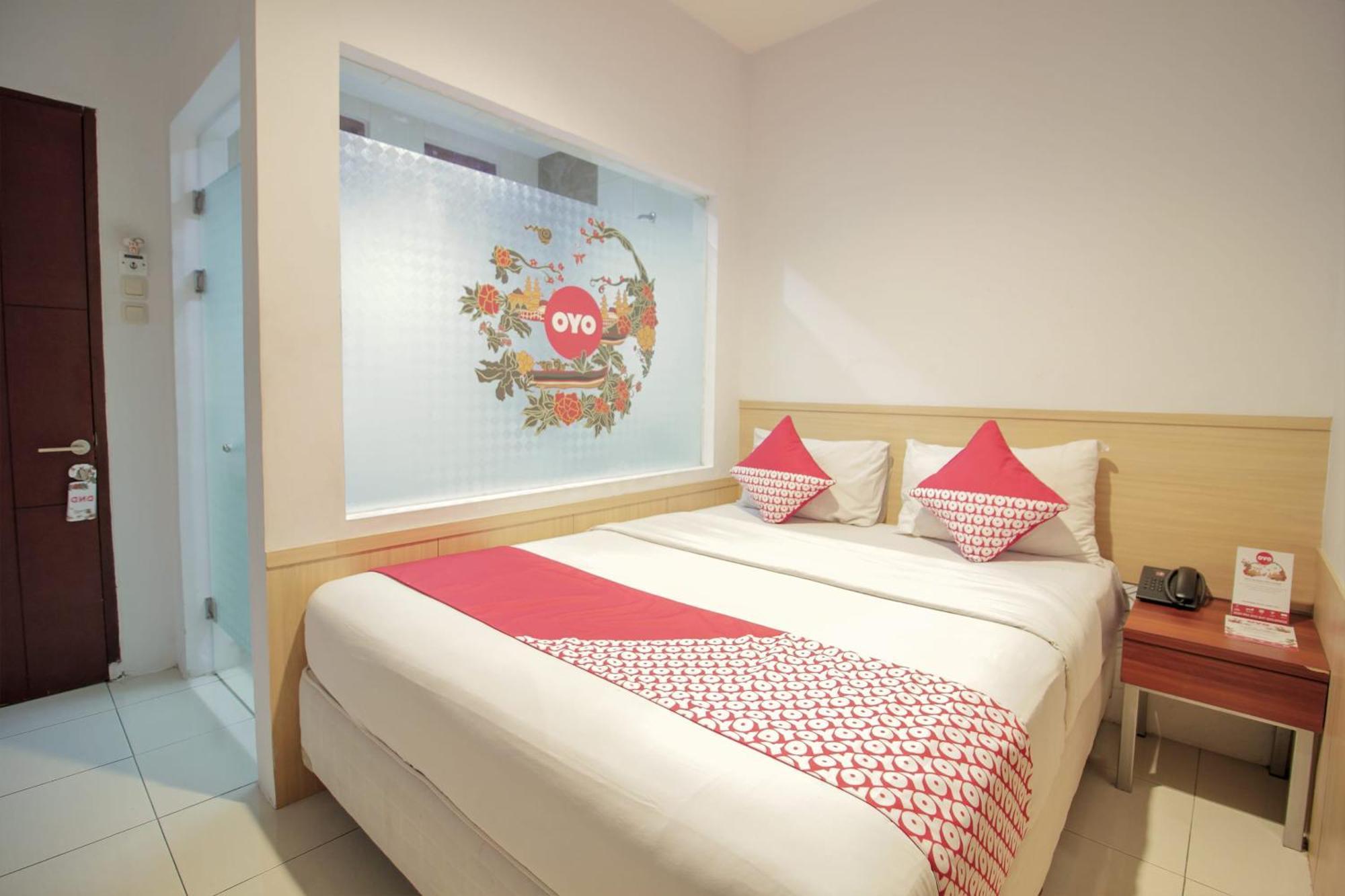 Collection O 295 Grha Ciumbuleuit Guest House Bandung Buitenkant foto