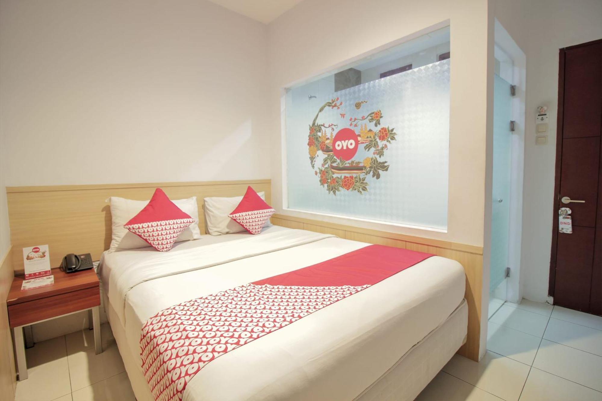 Collection O 295 Grha Ciumbuleuit Guest House Bandung Buitenkant foto
