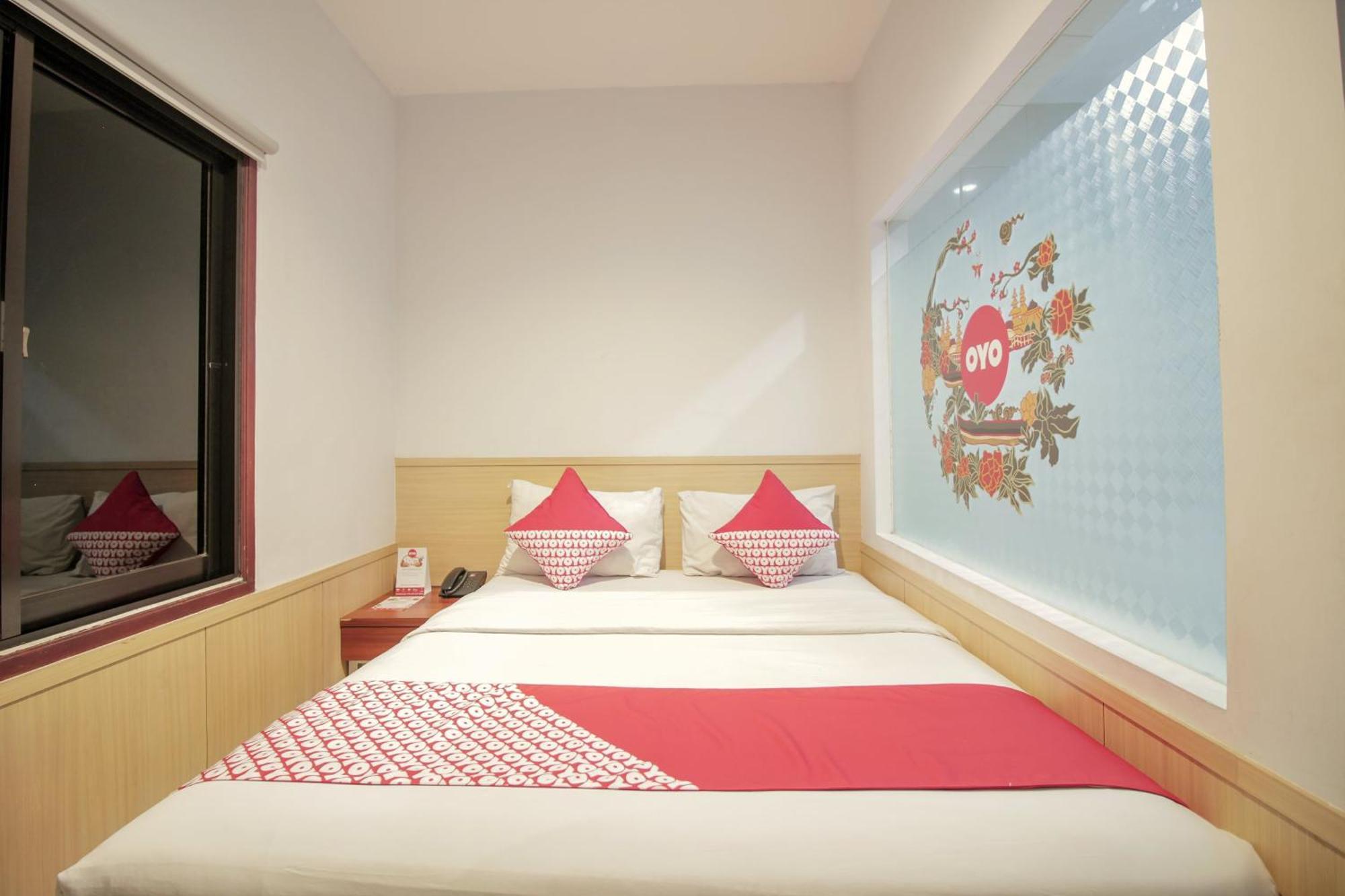 Collection O 295 Grha Ciumbuleuit Guest House Bandung Buitenkant foto