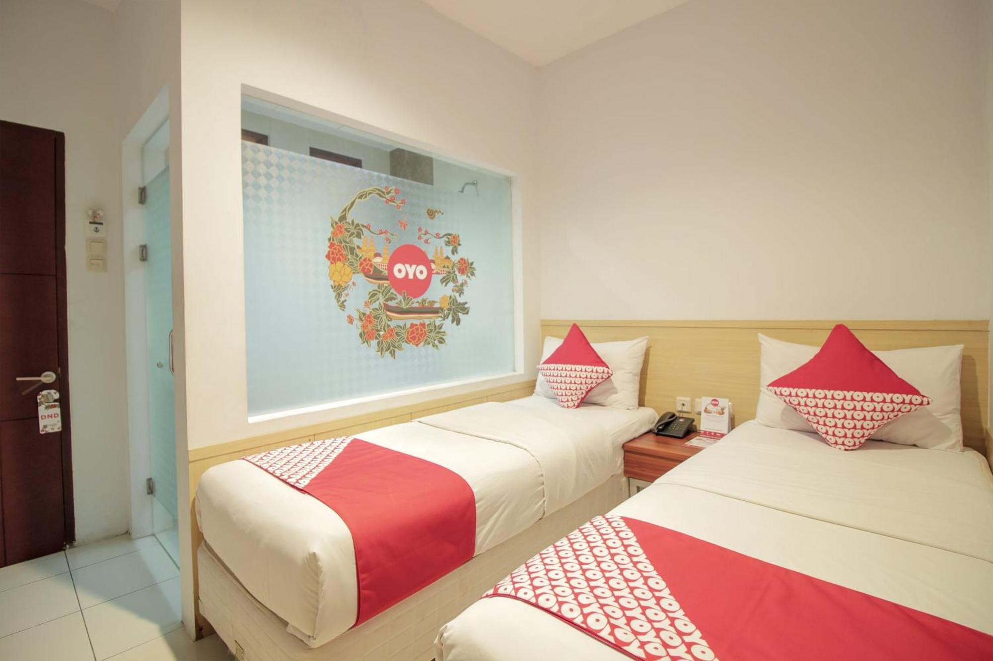 Collection O 295 Grha Ciumbuleuit Guest House Bandung Buitenkant foto